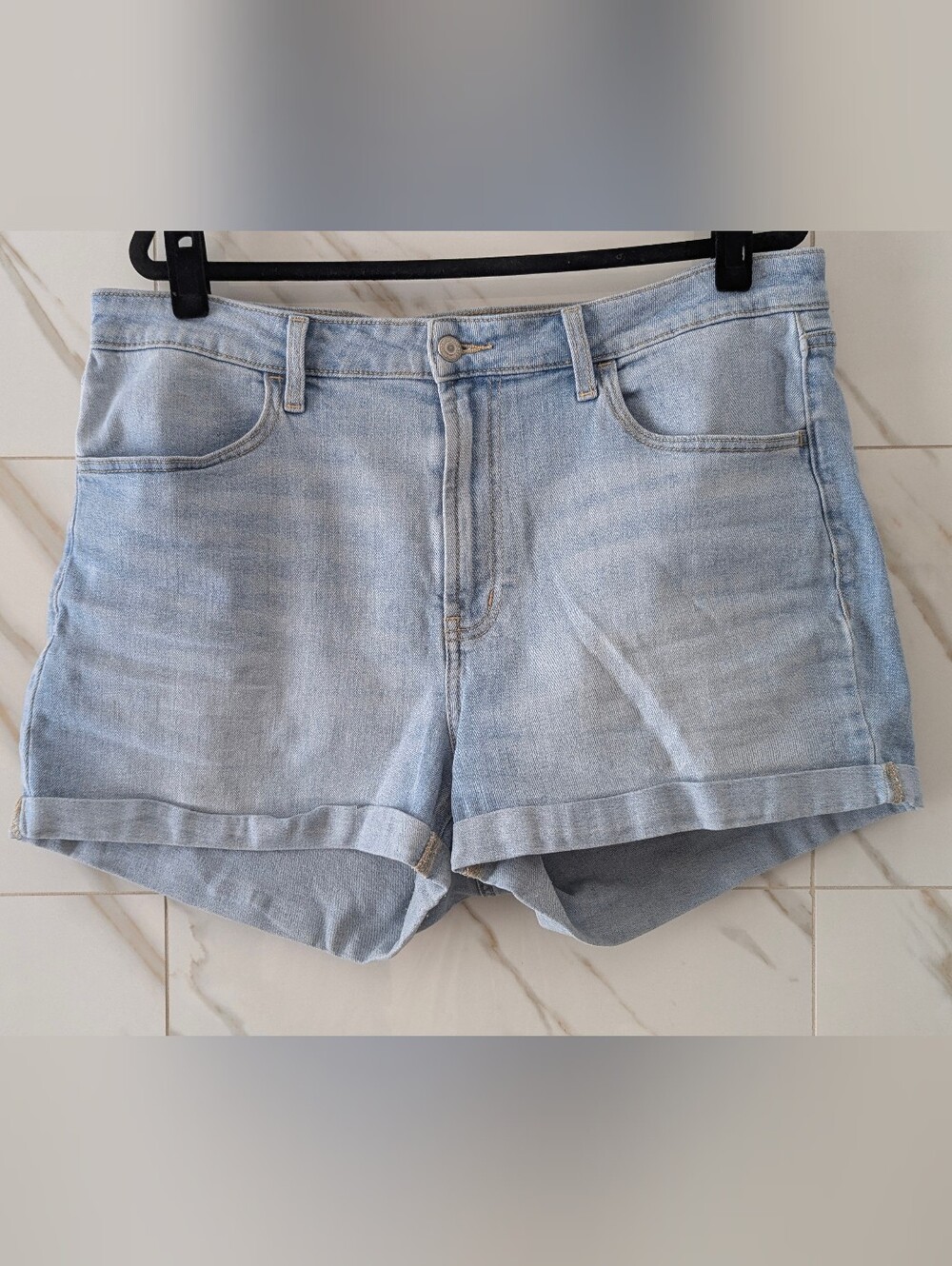 Old Navy High-Waisted Wow Jean Shorts -- 3-inch inseam
